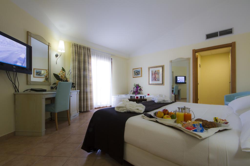 Hotel Brancamaria Кала-Гононе Номер фото